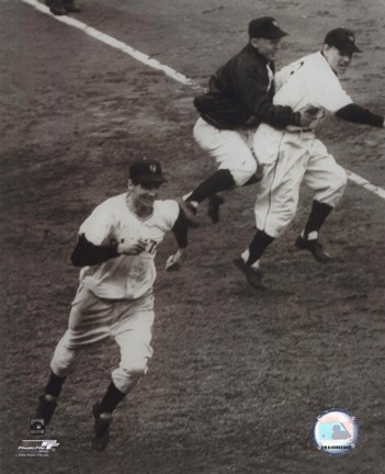 Framed Bobby Thomson - 1951 Home Run (rounding the bases) Print