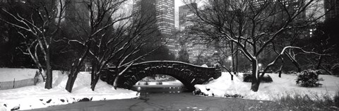 Framed New York - Stone Bridge In Central Park Print