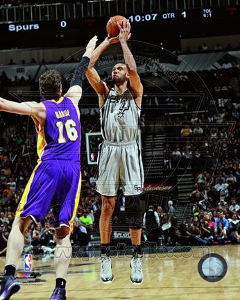 Framed Tim Duncan 2012-13 Playoff Action Print