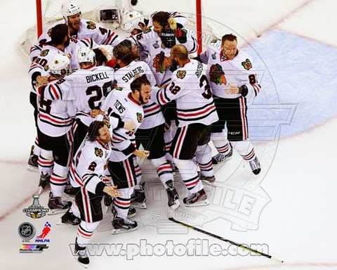 Framed Chicago Blackhawks celebrate winning Game 6 of the 2013 Stanley Cup Finals Print