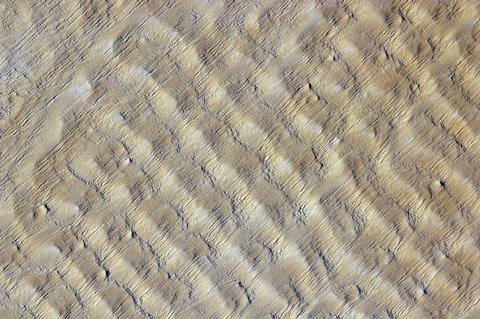 Framed Sand dunes in the Fachi-Bilma erg (sand sea) in the Central-Eastern part of the Tenere Desert Print