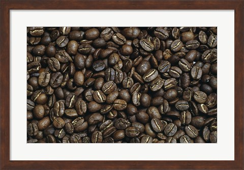 Framed Close-up of coffee beans Print