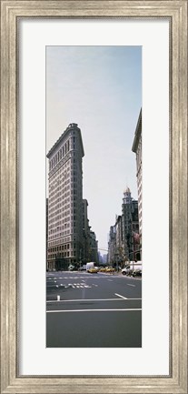 Framed Low angle view of an office building, Flatiron Building, New York City Print