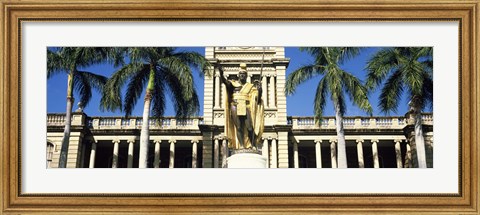 Framed Statue of King Kamehameha, Aliiolani Hale, Honolulu, Hawaii Print