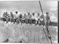 New York Construction Workers Lunching on a Crossbeam, 1932 Fine Art Print