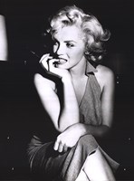 Marilyn Monroe - sitting Fine Art Print
