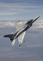 F-16E Maneuvers Over Arizona