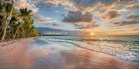 Beach in Maui, Hawaii, at sunset Framed Print