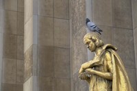 Les Oiseaux Statue Fine Art Print
