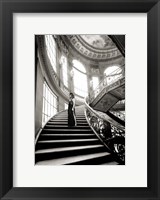 Femme sur l'escalier Fine Art Print