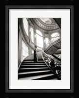 Femme sur l'escalier Fine Art Print