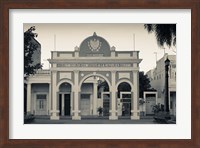 Cuba, Parque Jose Marti, Arco de Triunfo Fine Art Print