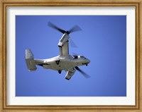 An Osprey tiltrotor aircraft in flight Fine Art Print