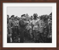 General Dwight D Eisenhower with Soldiers of the 101st Airborne Division Fine Art Print