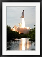 Space Shuttle Endeavour Lifts off from its Launch pad at Kennedy Space Center, Florida Fine Art Print