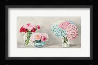 Fleurs et Vases Blanc Framed Print