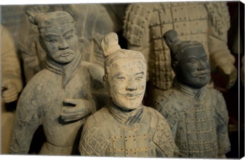 Framed Ranks and uniroms of terra cotta warrior figures Print
