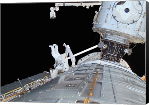 Framed STS-124 Mission Specialist, Participates in the Mission&#39;s First Scheduled Maintenance Session Print