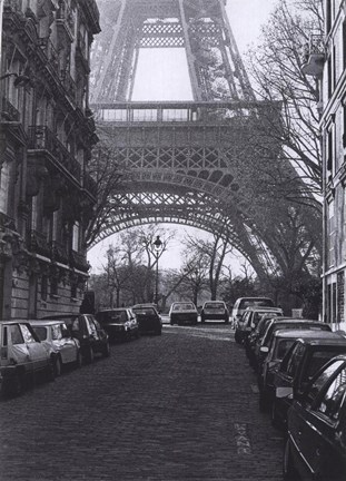 Framed Street View of "La Tour Eiffel" Print