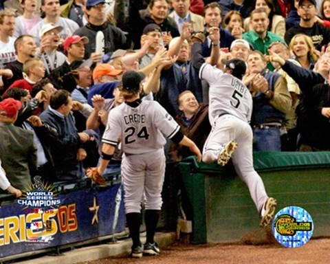 Framed 2005 -  World Series (Game 4) Juan Uribe / Catch Print