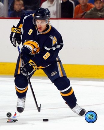 Framed Derek Roy - '06 / '07 Home Action Print