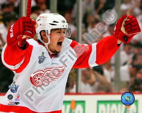 Framed Jiri Hudler Celebrates his Game Winning Goal in Game 4 of the 2008 NHL Stanley Cup Finals Print