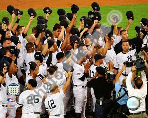 Framed New York Yankees Salute the Crowd after the Final Game at Yankee Stadium 2008 Print