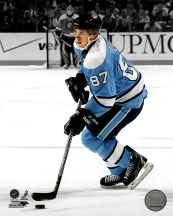 Framed Sidney Crosby 2010-011 Spotlight Action Print