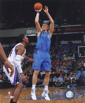 Framed Dirk Nowitzki 2010-11 Action Print