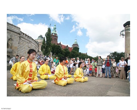 Framed Falun Dafa in Szczecin, Poland August 2007 Print