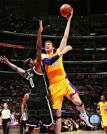 Framed Pau Gasol 2012-13 Action Print