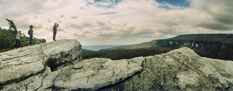 Framed Hikers on flat boulders at Gertrude's Nose hiking trail in Minnewaska State Park, Catskill Mountains, New York State, USA Print