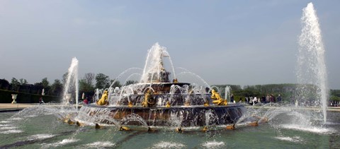 Framed Fountain in a garden, Bassin De Latone, Versailles, Paris, Ile-de-France, France Print