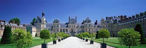 Framed Chateau de Fontainebleau Ile de France France Print