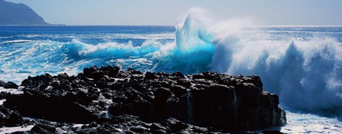 Framed Waves breaking on rocks Print