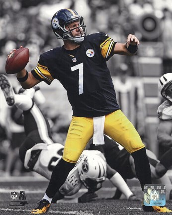 Framed Ben Roethlisberger 2013 Spotlight Action Print