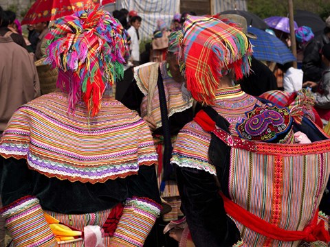 Framed Rear view of two Flower Hmong women at a market, Bac Ha Sunday Market, Lao Cai Province, Vietnam Print