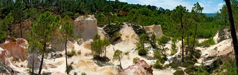 Framed High angle view of eroded red cliffs, Roussillon, Vaucluse, Provence-Alpes-Cote d&#39;Azur, France Print
