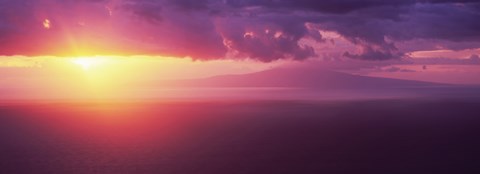 Framed Sunset over the pacific ocean, Hawaii Print