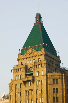 Framed Low angle view of a hotel, Peace Hotel, The Bund, Shanghai, China Print