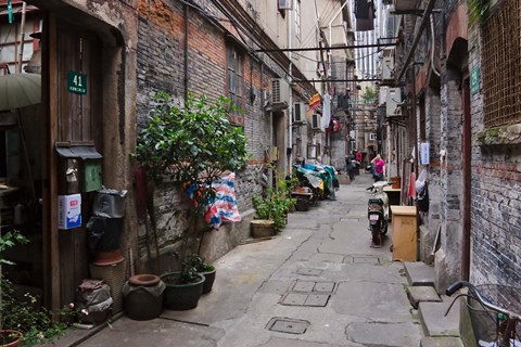 Framed Narrow lanes in traditional residence, Shanghai, China Print