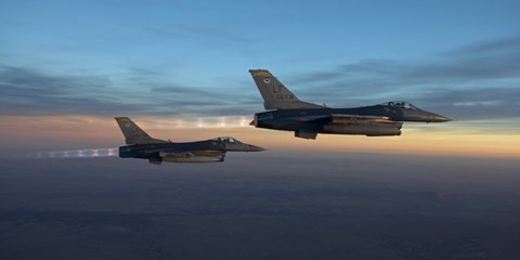 Framed Two F-16&#39;s over Arizona before sunset Print