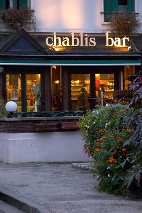 Framed Chablis Bar Cafe, Chablis, Bourgogne, France Print