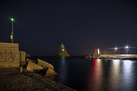 Framed Cyclops bay Print