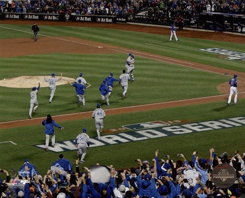Framed Kansas City Royals celebrate winning Game 5 of the 2015 World Series Print