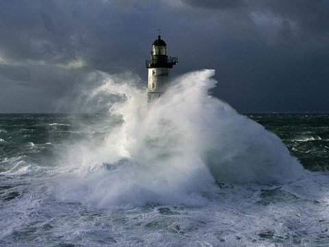 Framed Phare d&#39; Ar-Men Print