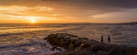 Framed View of Pacific ocean at dusk, Playa Waikiki, Miraflores District, Lima, Peru Print