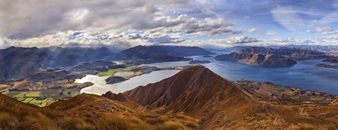 Framed Roy&#39;s Peak Print