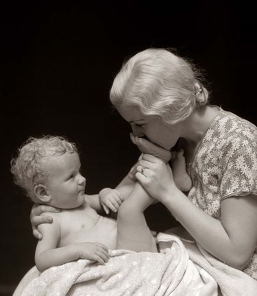 Framed 1930s Mother Kissing Bottom Of Baby&#39;S Foot Print