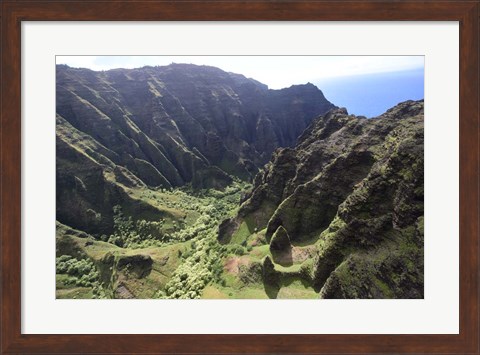 Framed Na Pali Coast State Wilderness Park, Kauai, Hawaii Print